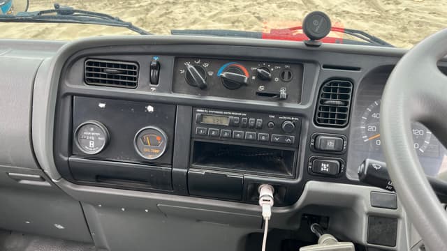 1995 Mitsubishi Canter JDM car for sale — photo 15 of 26