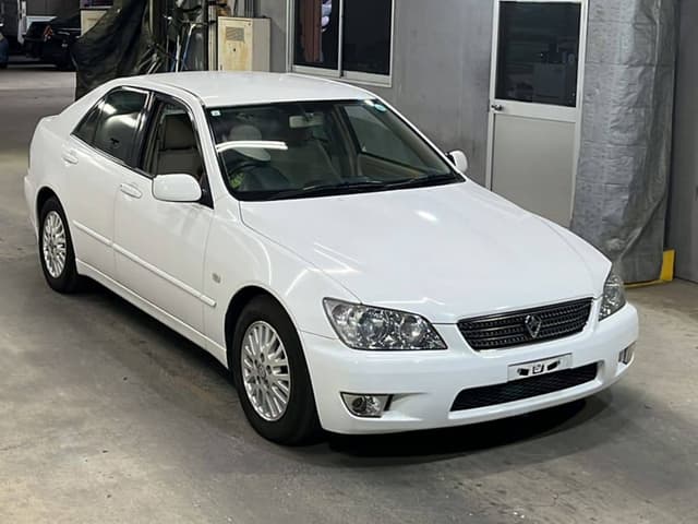 2003 Toyota Altezza JDM car for sale — photo 4 of 5