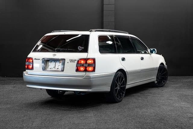 2003 Toyota Crown JDM car for sale — photo 12 of 18