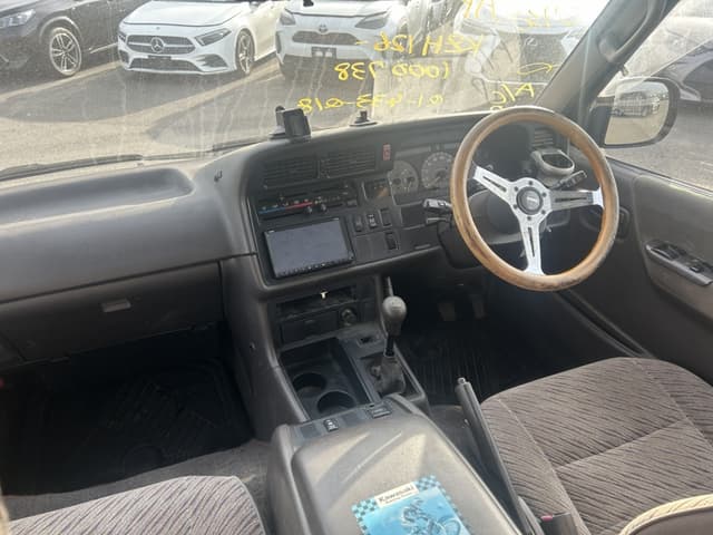 1996 Toyota HiAce JDM car for sale — photo 13 of 25