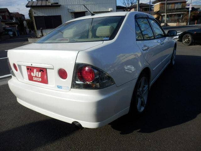 2001 Toyota Altezza JDM car for sale — photo 5 of 20