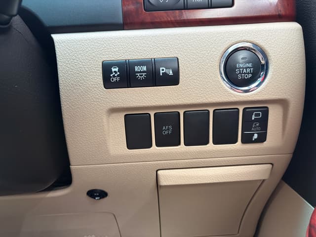 2010 Toyota Vellfire JDM car for sale — photo 16 of 21