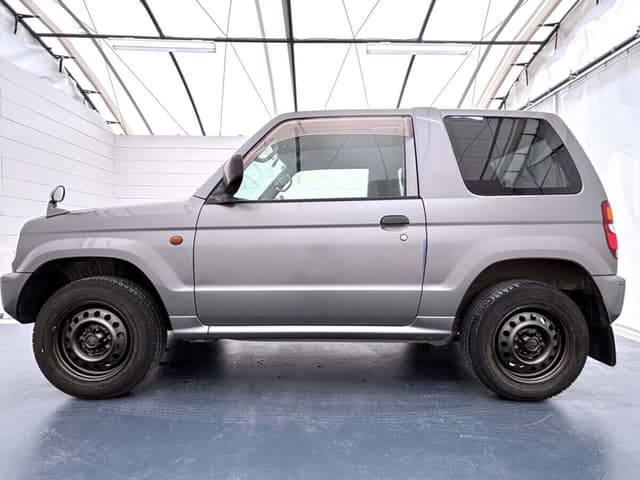 2001 Mitsubishi Pajero Mini JDM car for sale — photo 3 of 10