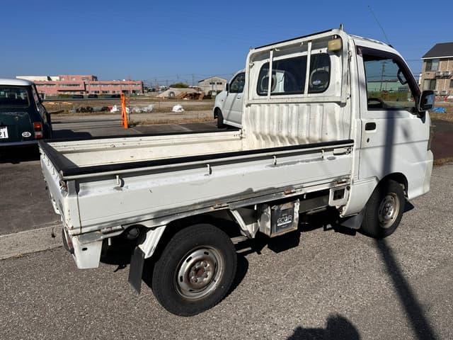 2005 Daihatsu Hijet JDM car for sale — photo 5 of 25