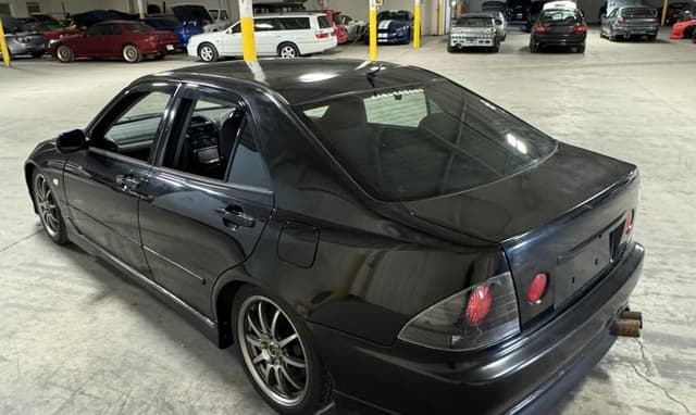 1998 Toyota Altezza JDM car for sale — photo 7 of 25