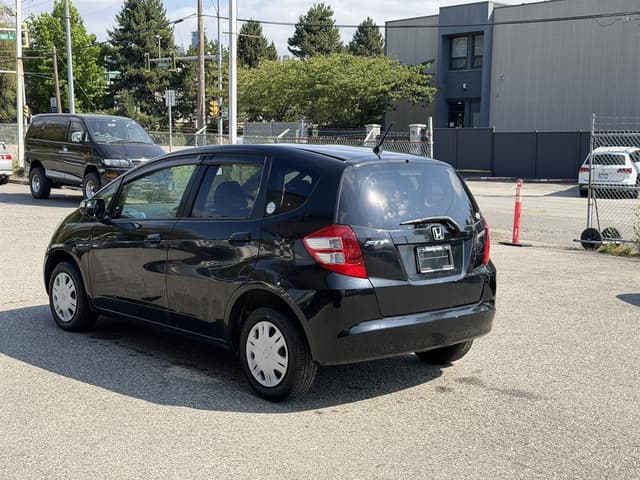 2010 Honda Fit JDM car for sale — photo 4 of 19