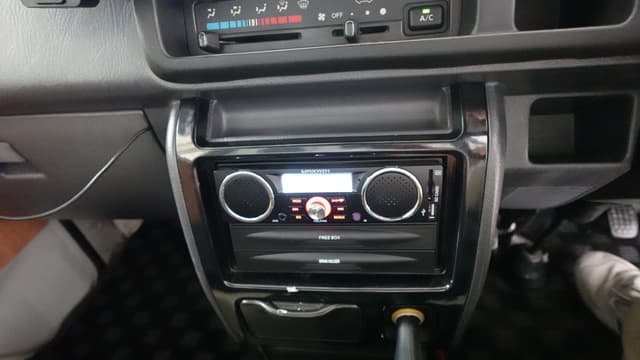 2001 Daihatsu Hijet JDM car for sale — photo 14 of 18