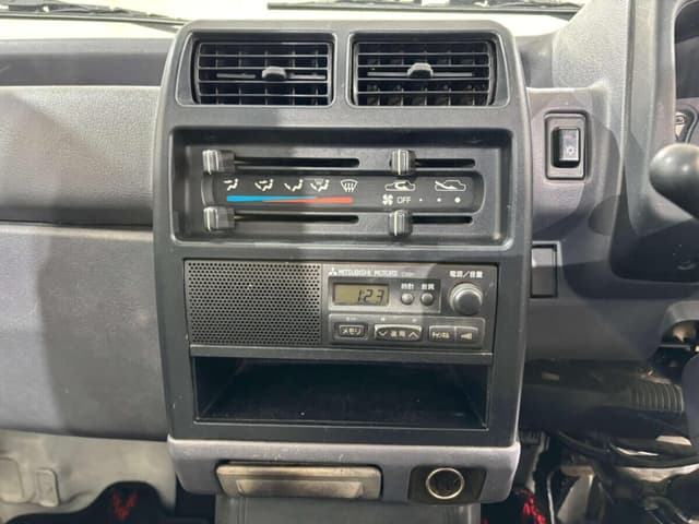 1997 Mitsubishi Minicab JDM car for sale — photo 12 of 25
