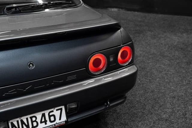 1991 Nissan Skyline JDM car for sale — photo 3 of 19