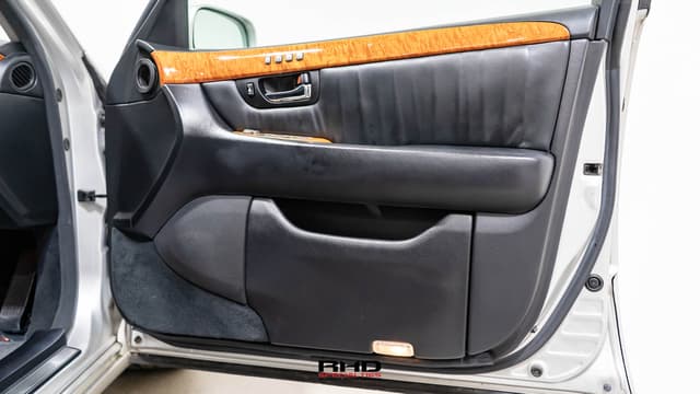 2001 Toyota Celsior JDM car for sale — photo 9 of 25