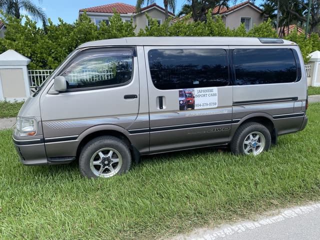 1999 Toyota HiAce JDM car for sale — photo 2 of 20
