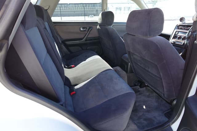 1997 Nissan Stagea JDM car for sale — photo 3 of 20
