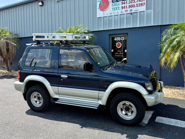 1995 Mitsubishi Pajero JDM car for sale — photo 11 of 21
