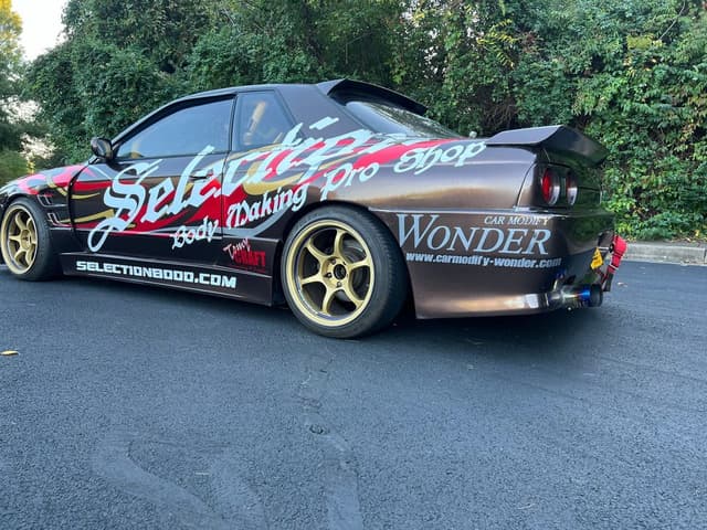 1992 Nissan Skyline JDM car for sale — photo 7 of 13
