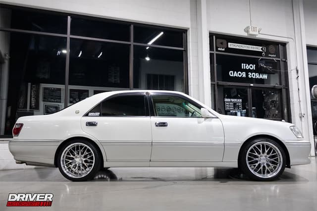 1999 Toyota Crown JDM car for sale — photo 11 of 25