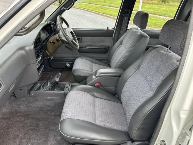 1992 Toyota Hilux JDM car for sale — photo 16 of 20