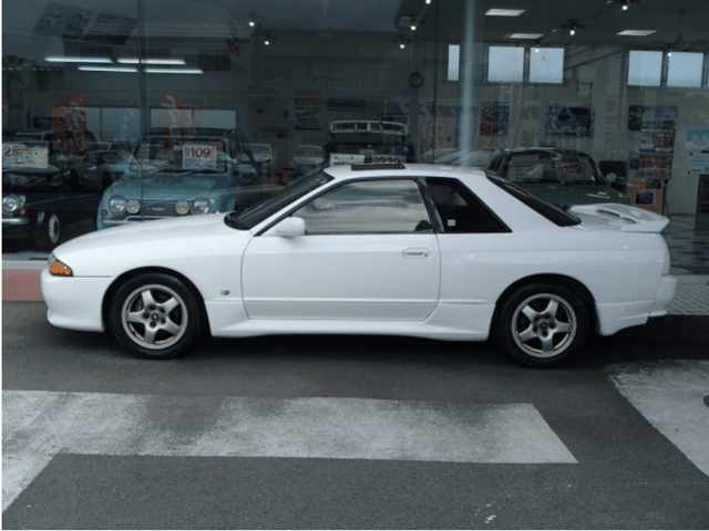 1992 Nissan Skyline JDM car for sale — photo 2 of 20