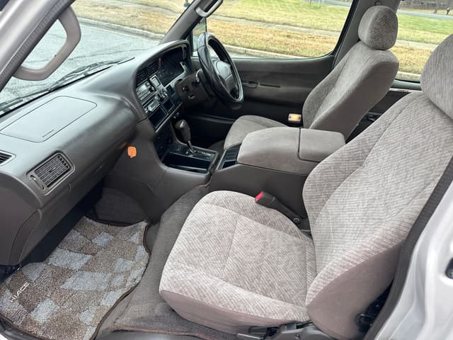 1996 Toyota HiAce JDM car for sale — photo 8 of 11