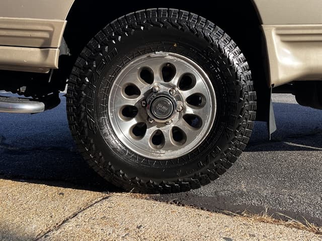 1990 Mitsubishi Delica JDM car for sale — photo 17 of 25