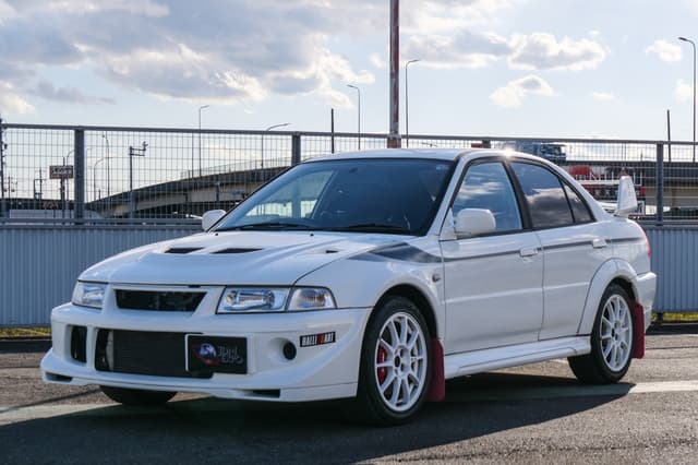 2000 Mitsubishi Lancer Evolution JDM car for sale — photo 2 of 25