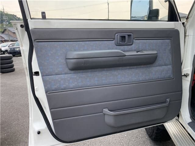 2001 Toyota Land Cruiser JDM car for sale — photo 4 of 21