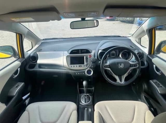 2010 Honda Fit JDM car for sale — photo 8 of 10