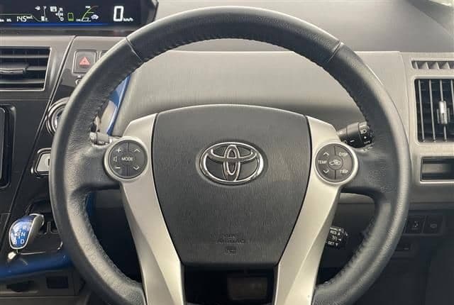 2011 Toyota Prius JDM car for sale — photo 7 of 25
