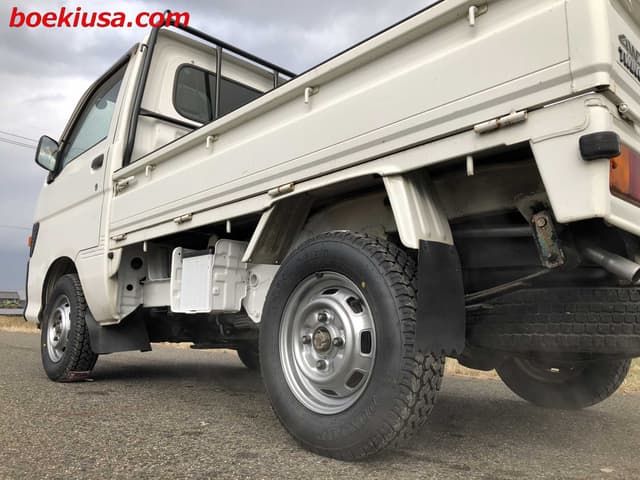 1996 Daihatsu Hijet JDM car for sale — photo 5 of 22