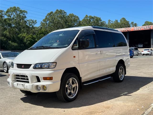 2001 Mitsubishi Delica JDM car for sale — photo 10 of 10