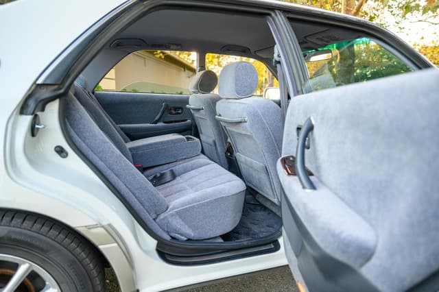 1996 Toyota Crown JDM car for sale — photo 20 of 24