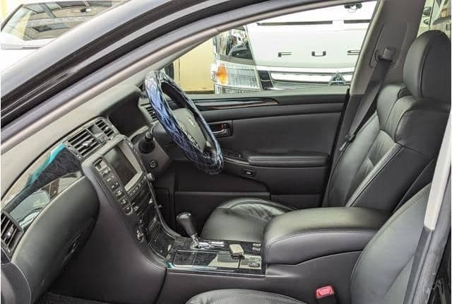 2006 Toyota Crown JDM car for sale — photo 12 of 25