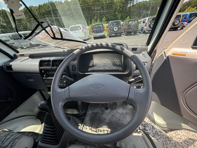 1998 Mitsubishi Minicab JDM car for sale — photo 4 of 12
