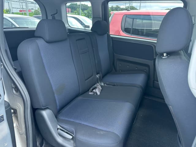 2009 Honda Stepwagon JDM car for sale — photo 4 of 7
