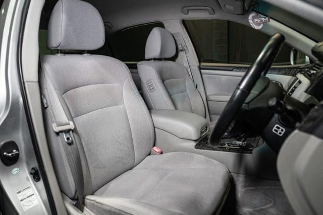 2006 Toyota Crown JDM car for sale — photo 11 of 15