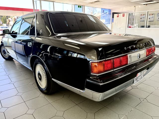2010 Toyota Century JDM car for sale — photo 3 of 5