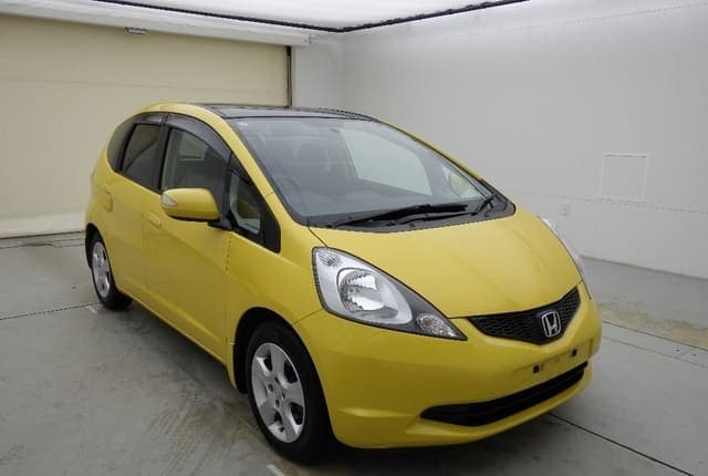 2009 Honda Fit JDM car for sale — photo 4 of 5