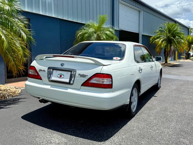 1998 Nissan Gloria JDM car for sale — photo 8 of 19