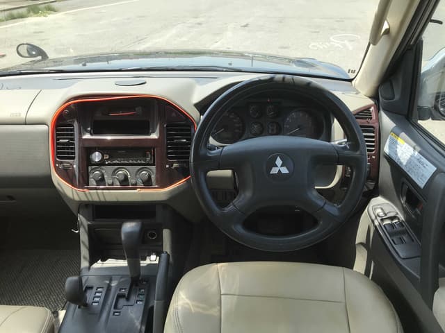 2000 Mitsubishi Pajero JDM car for sale — photo 6 of 8
