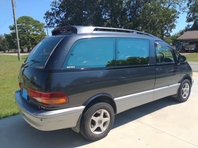 1997 Toyota Estima JDM car for sale — photo 6 of 8