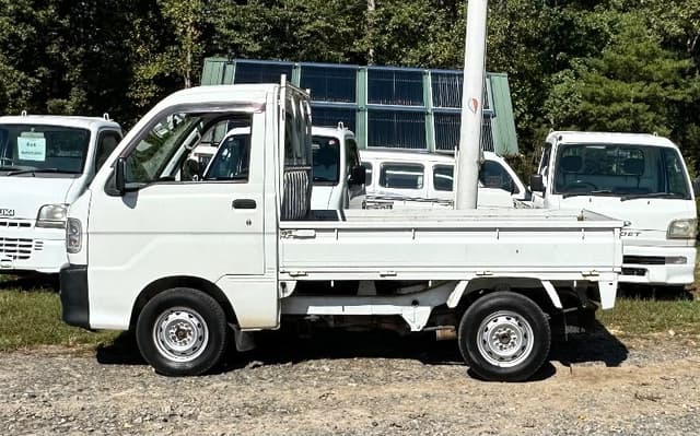 1999 Daihatsu Hijet JDM car for sale — photo 10 of 18