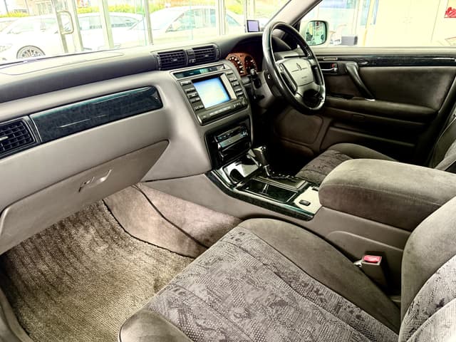 2000 Toyota Crown JDM car for sale — photo 5 of 5