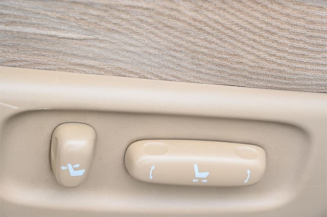 2009 Toyota Vellfire JDM car for sale — photo 18 of 25