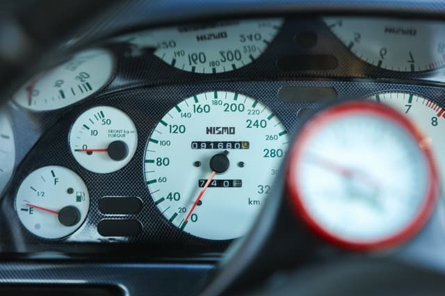 1992 Nissan Skyline JDM car for sale — photo 11 of 25