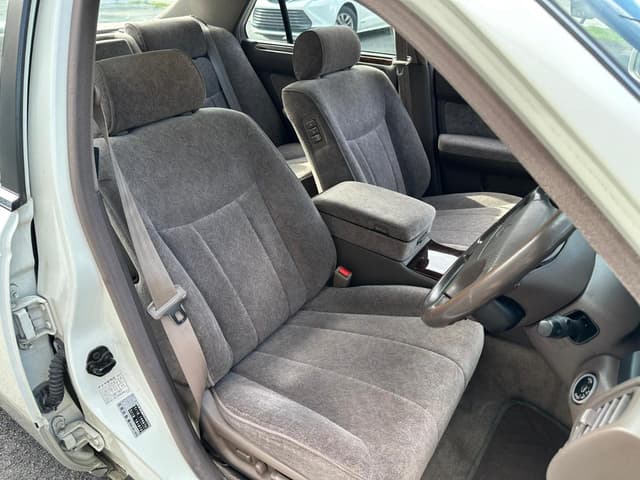 1996 Nissan Cima JDM car for sale — photo 22 of 25