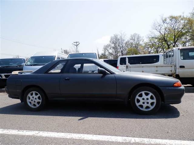 1993 Nissan Skyline JDM car for sale — photo 3 of 25