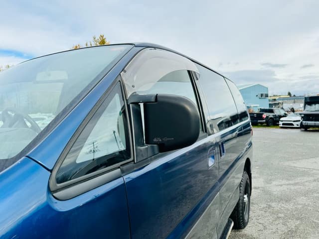 2000 Mitsubishi Delica JDM car for sale — photo 10 of 18