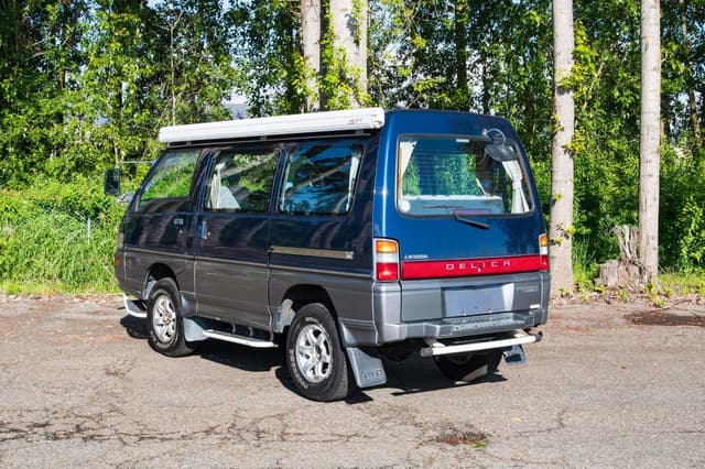 1999 Mitsubishi Delica JDM car for sale — photo 5 of 19