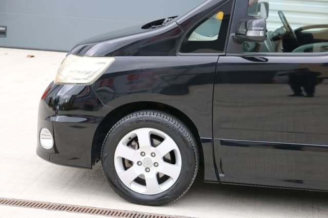 2009 Nissan Serena JDM car for sale — photo 23 of 25