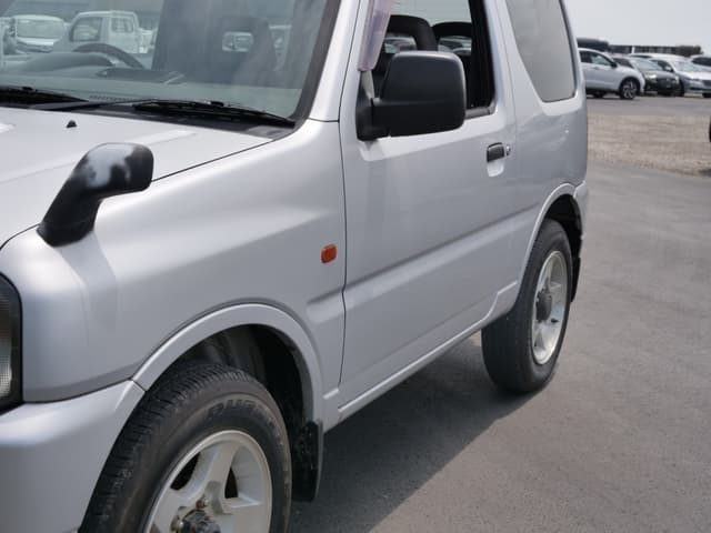 1999 Suzuki Jimny JDM car for sale — photo 9 of 25