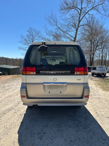 2000 Nissan Elgrand JDM car for sale — photo 8 of 25